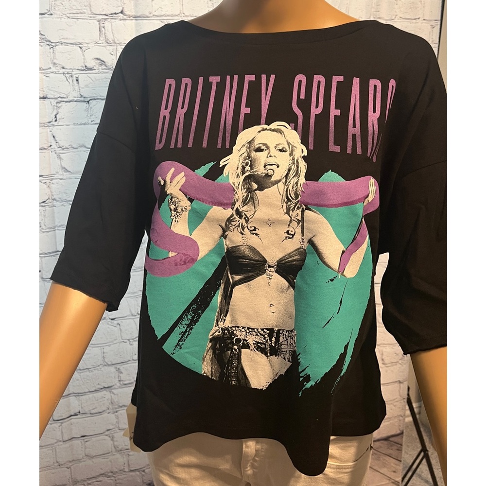 NWOT Britain’s Spears Black T